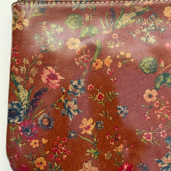 Patricia Nash Cassini Wristlet - EUC - Picture 2 of 13